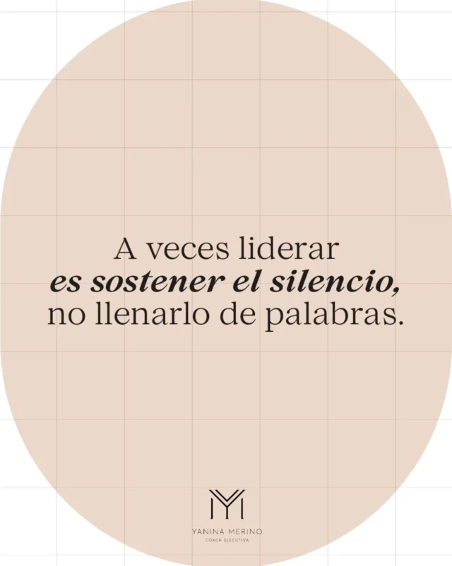 🔕 El silencio incómoda.
Pero también revela.

💡 Un liderazgo consciente no corre a responder todo, sino que acompaña con presencia, deja espacio para pensar, para que otros propongan, para que algo nuevo emerja.

✨ Liderar no siempre es tener la última palabra.
A veces es sostener el espacio donde las palabras nacen.

📌 ¿Cuándo fue la última vez que elegiste el silencio en vez de la respuesta rápida?